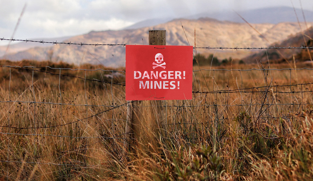 Roads, paths, agricultural and forest areas with the presence of mines