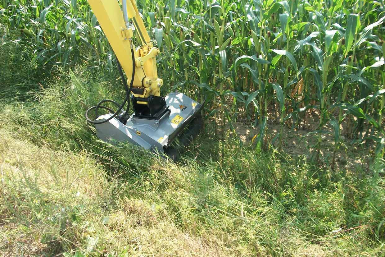 PML/HY, shredders for excavators ideal for roadside maintenance 