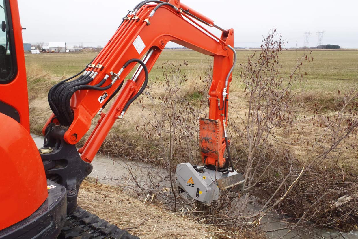 PMM/HY, forestry mulchers for excavators suitable for the maintenance of the banks of canals, rivers and lakes 