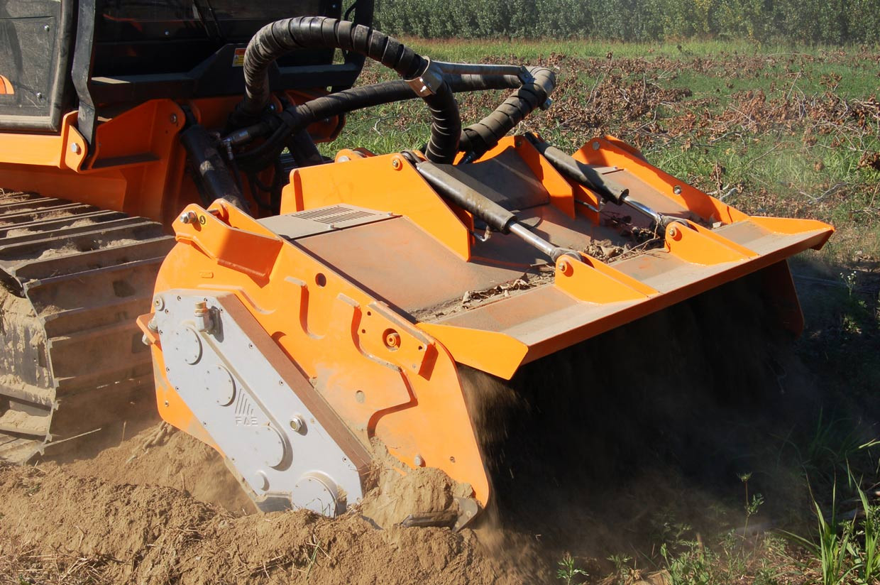 200/S, dents forestières pour véhicules spéciaux disponibles en différentes largeurs 