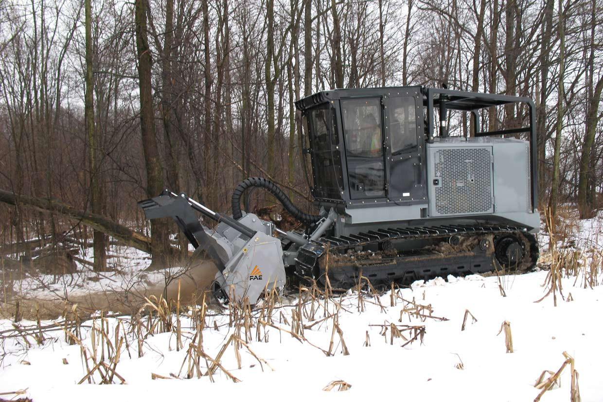 200/U, shredder for special vehicles for all shredding operations of bushes, branches and trees with a diameter up to 35 cm 