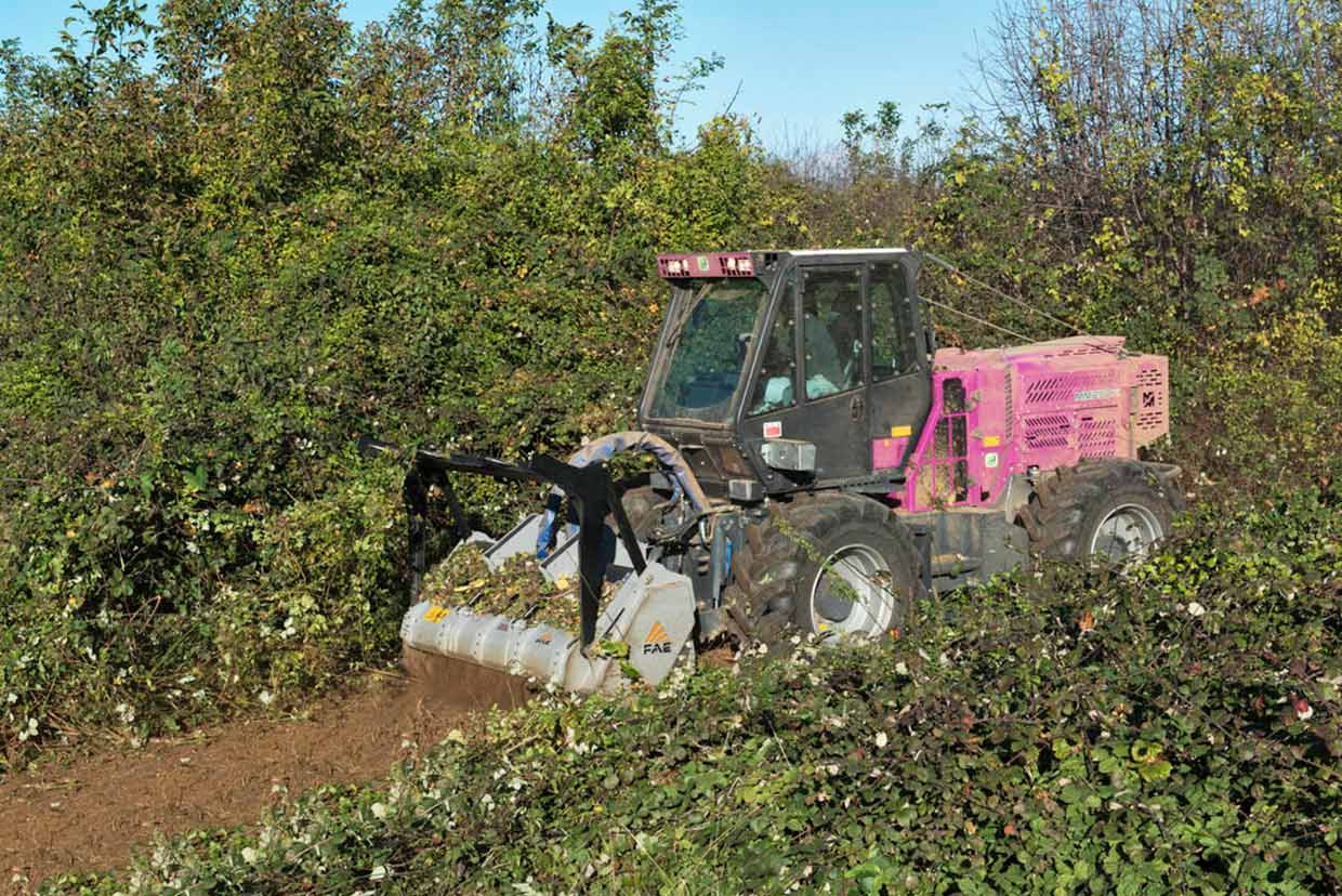 200/U, mulchers for special vehicles useful for the creation of firebreak lines 