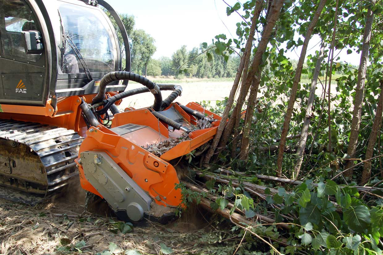 300/S, frese per veicoli speciali utilizzati nella manutenzione di aree faunistiche