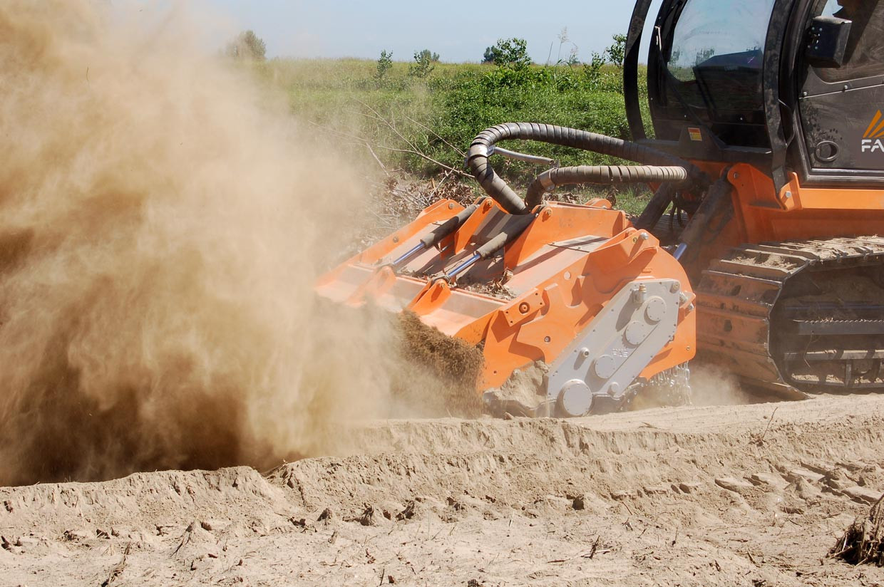 300/S, frese per mezzi speciali utilizzati anche per la miscelazione del suolo