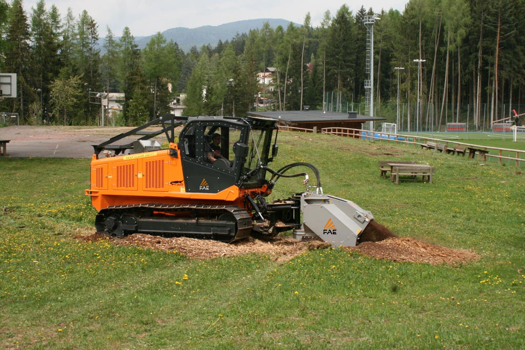 300/SC, meuleuse compacte pour véhicules spéciaux, utilisable même dans les espaces les plus réduits 