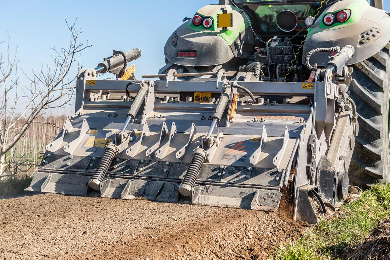 MTM - MTM/HP, cutter, stabilizer and stone crusher that allow you to work on surfaces difficult to reach by self-propelled machines 