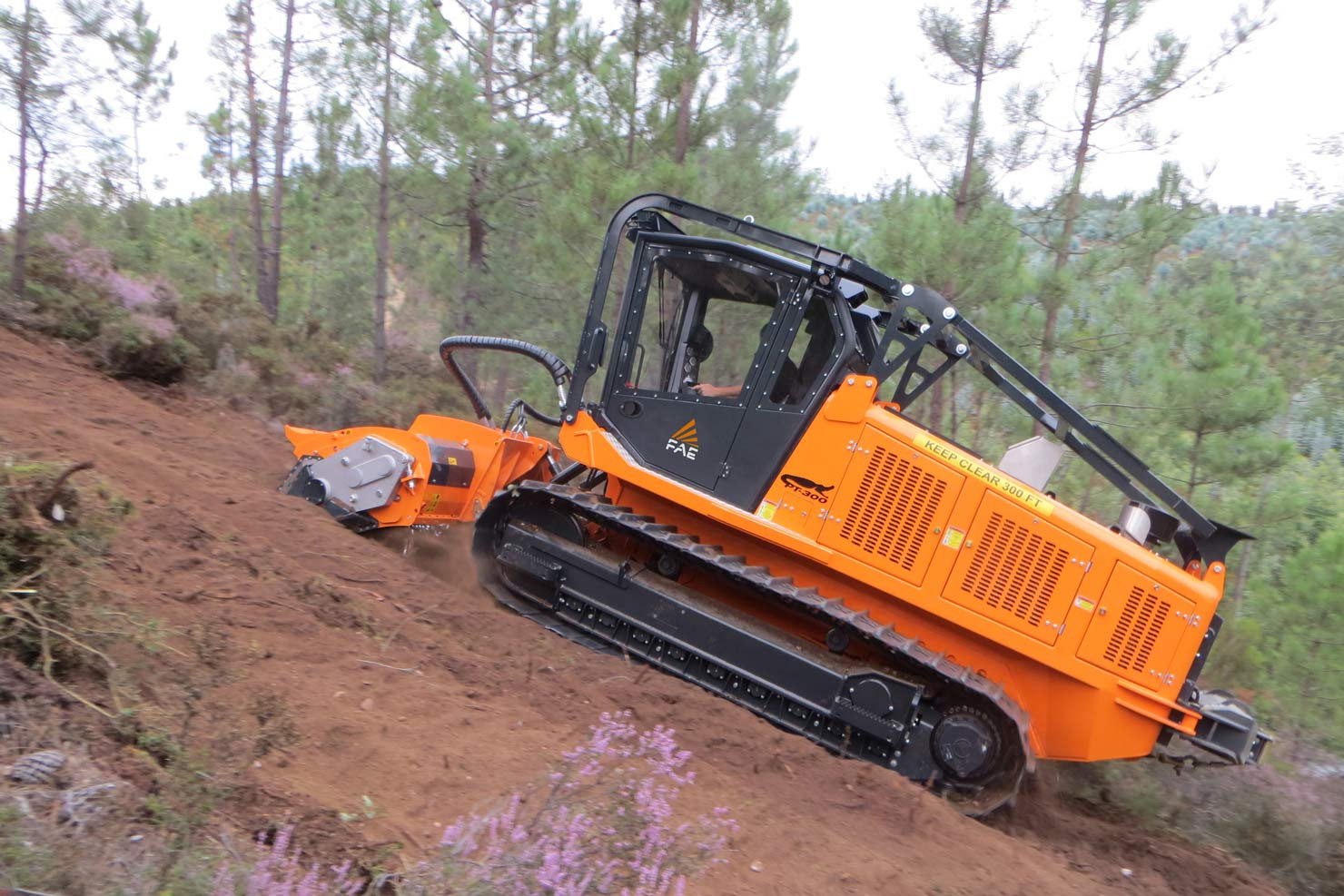PT-300, tracked vehicle with a high power CAT C7.1 Acert six-cylinder in-line engine and low operating weight allow it to operate on steep slopes and soft ground 