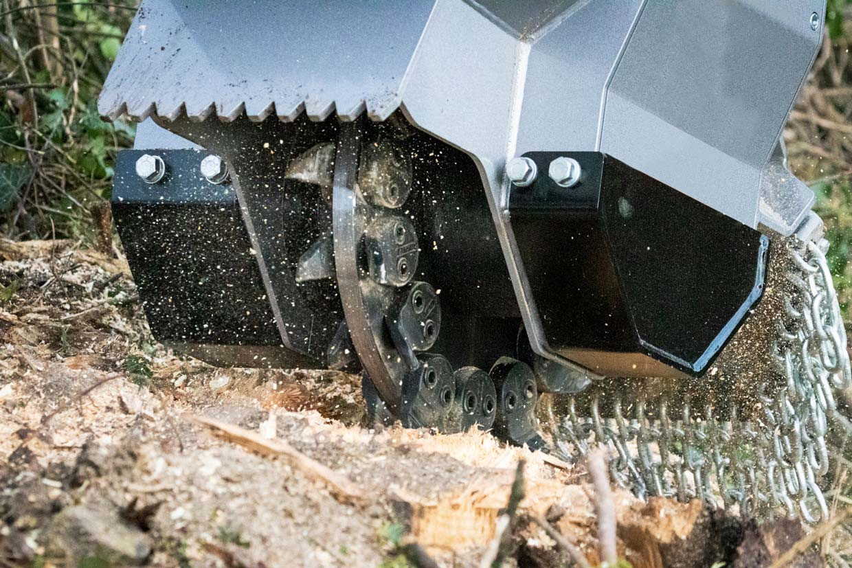 SCL/HY, stump cutters that thanks to the piston engine can be easily combined with different types of excavators with different oil flow rates 