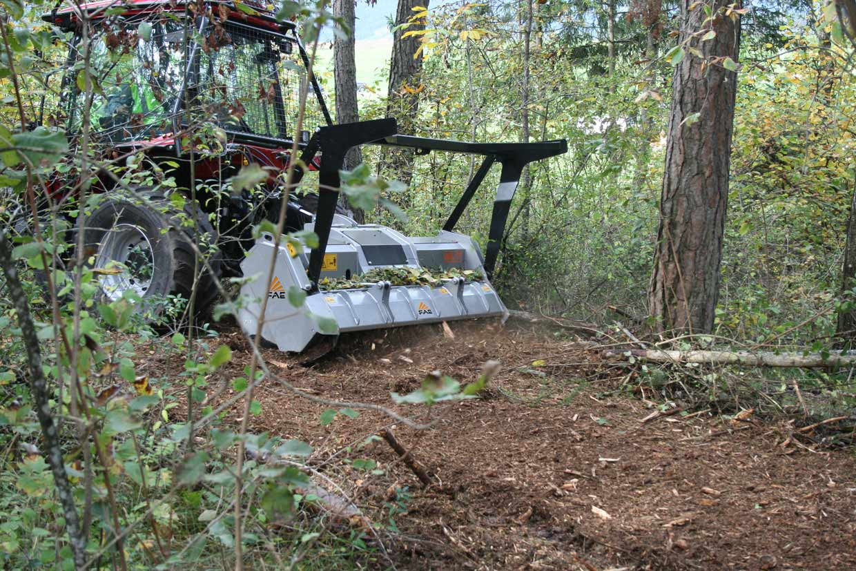 UML/DT - FML/DT, trituradoras forestales con dimensiones compactas, alto rendimiento y robustez lo convierten en la solución ideal en las más variadas situaciones