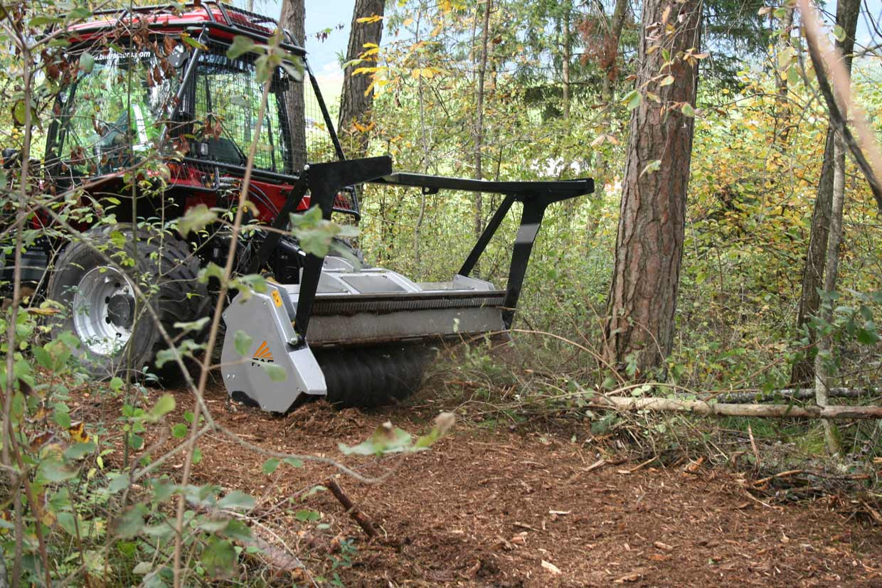 UML/DT - FML/DT, trituradoras forestales con doble transmisión que permite que el rotor funcione con una distribución de potencia óptima