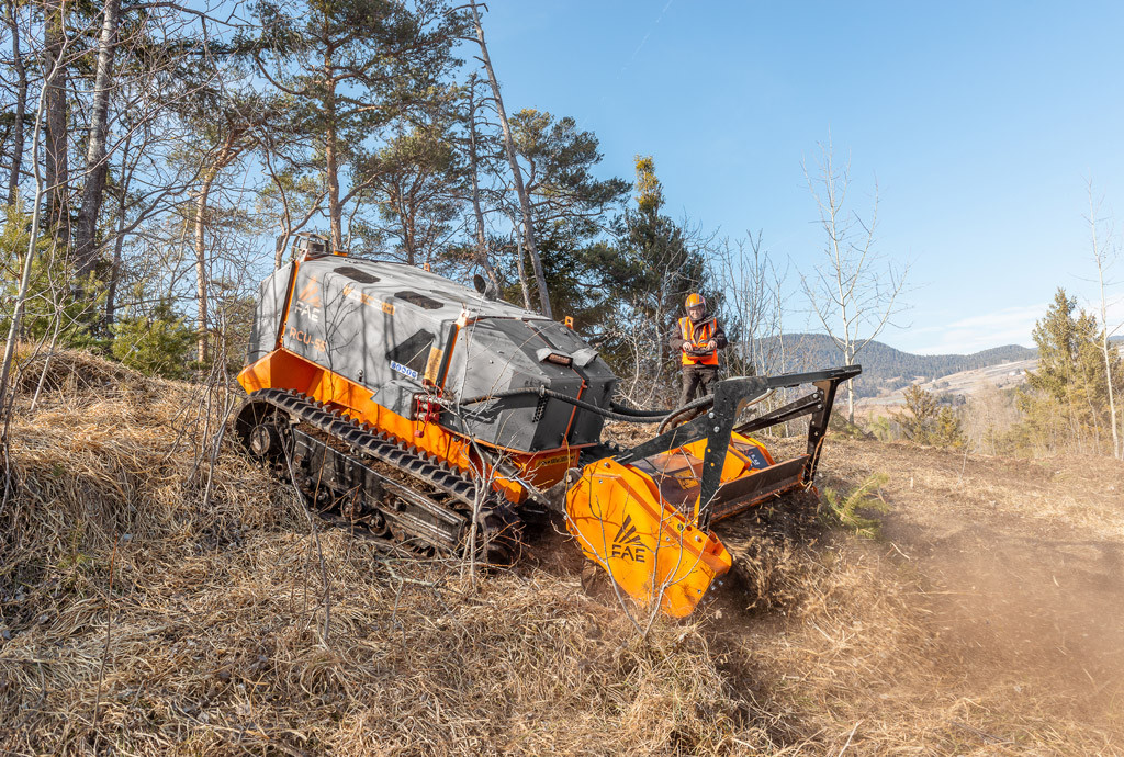 Automoteurs sur chenilles radiocommandés