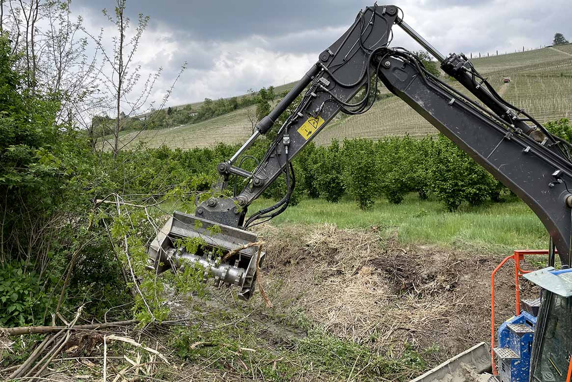 UML/HY - UML/HY/VT- UML/HY/SONIC - FML/HY, shredder for excavator ideal for the maintenance and protection of wildlife areas 
