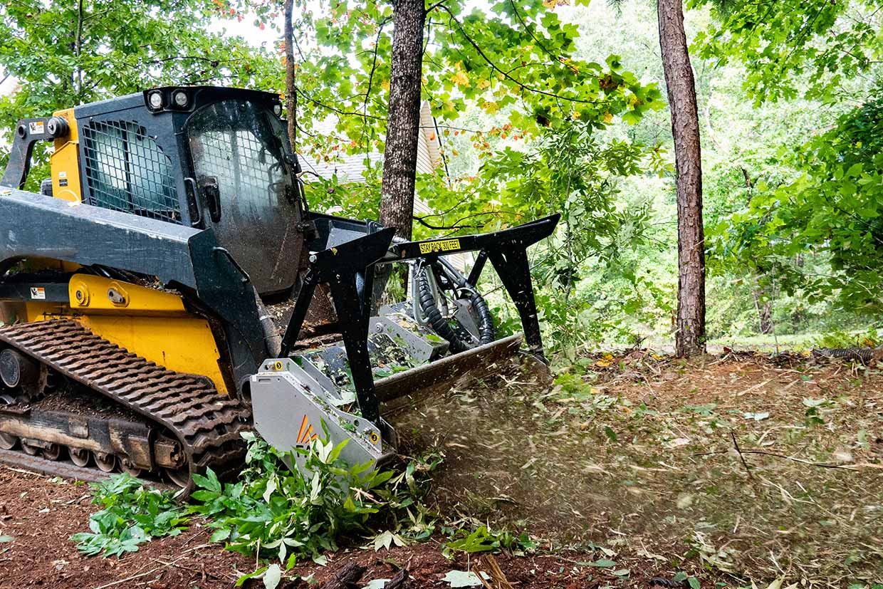 DML/SSL/VT - DML/SSL/BL - DML/SSL/SONIC - DML/SSL/BL/SONIC, shredder for skid steer with a particularly robust frame construction 