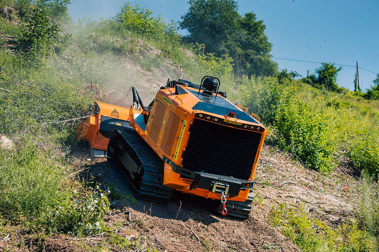 PT-300 D:MINE, radio-controlled tracked vehicles whose head and rotor design, as well as the materials used, contribute to limiting damage in the event of an explosion 