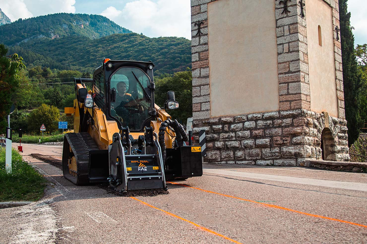 RPL/SSL, fresadora de carreteras de dientes fijos para mini cargadoras de hasta 120 CV.