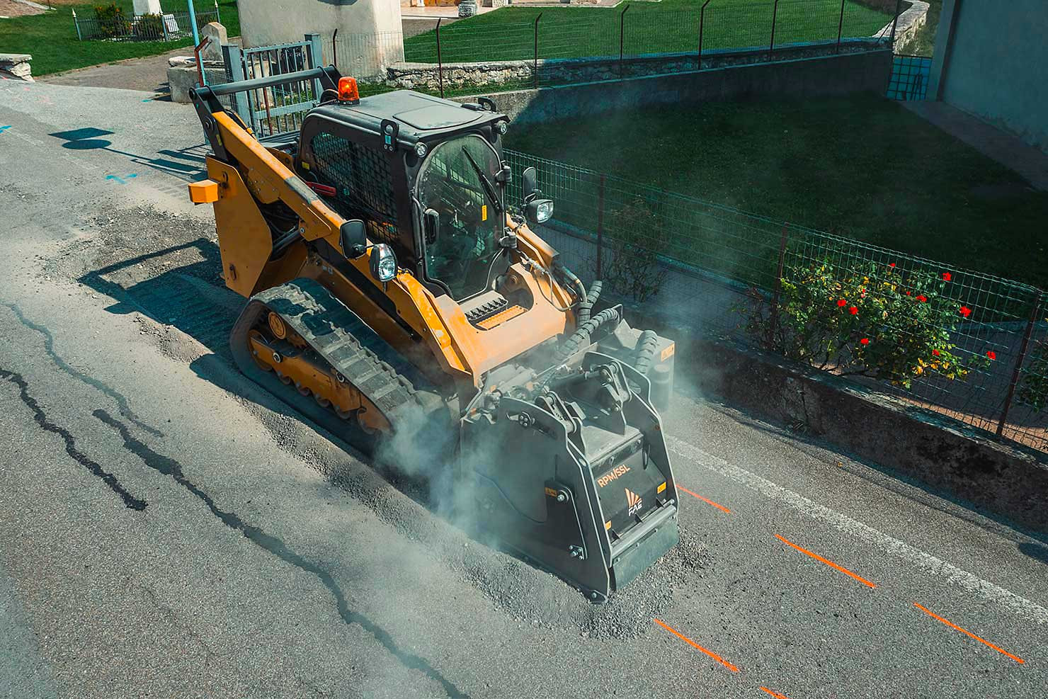 RPM/SSL, the line is completed with teeth specifically designed for asphalt and concrete road surfaces