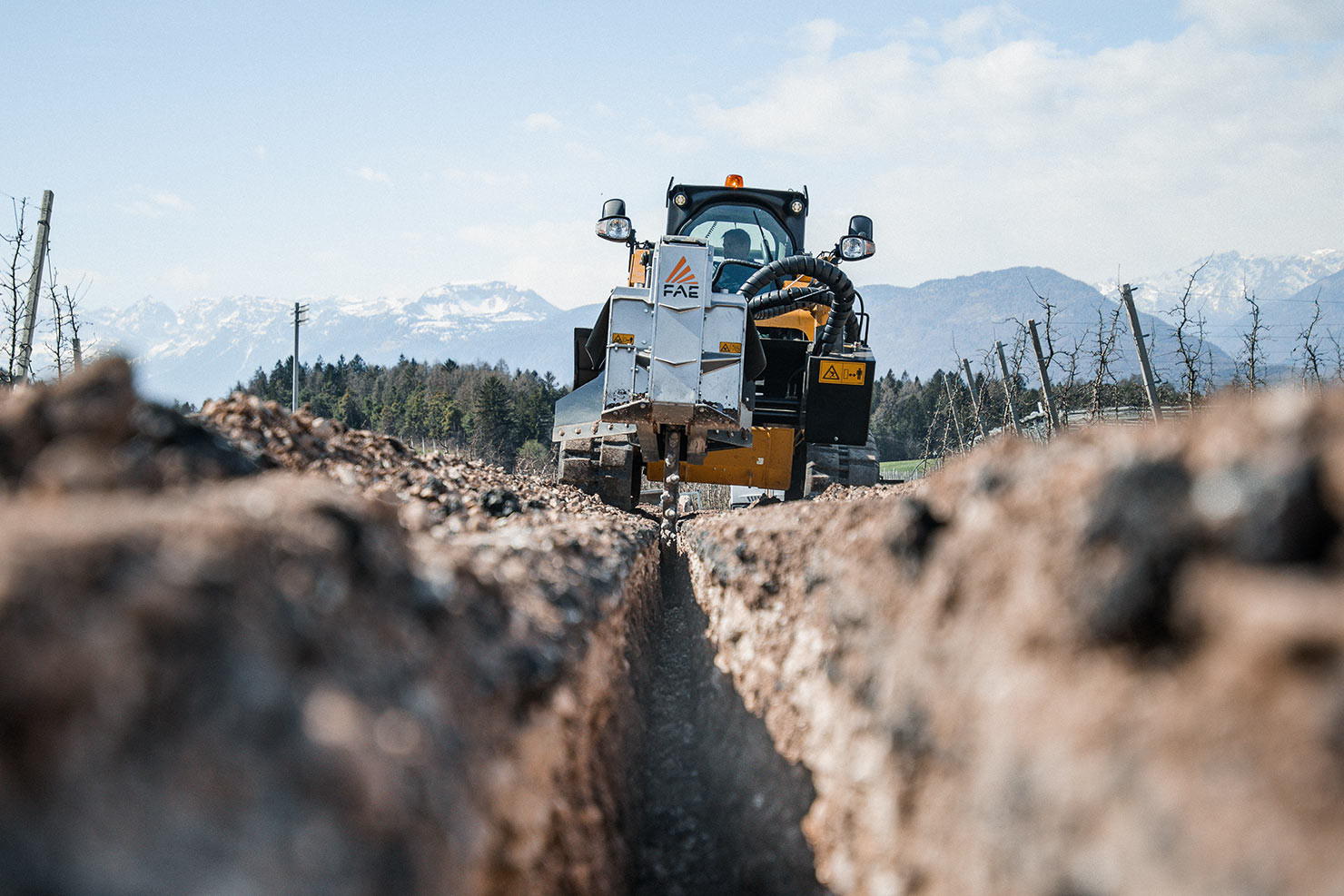 RWM/SSL, ensure extremely precise excavations for laying electrical, water, gas and fiber optic conduits