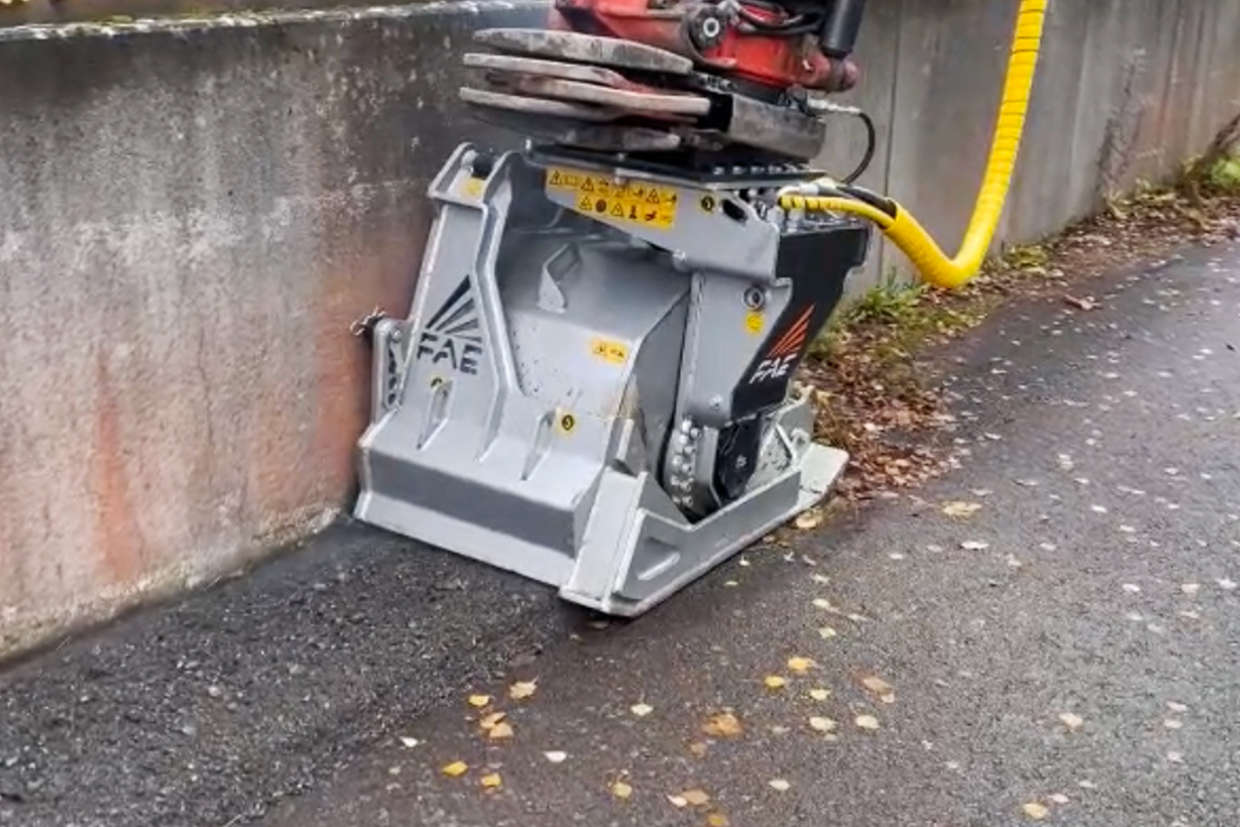 RPL/EX, avec base de support réglable hydrauliquement qui gère avec précision la profondeur de travail