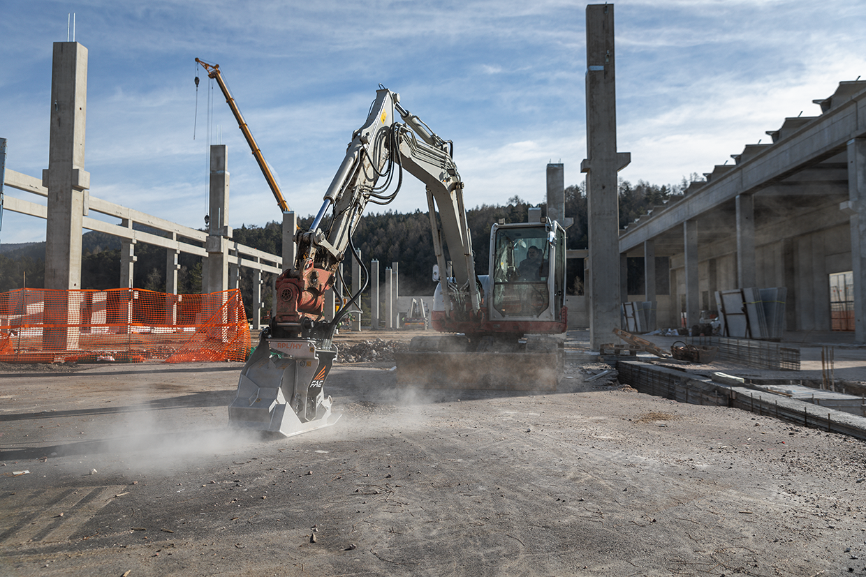 RPL/HY, ideal für die Straßenvorbereitung vor dem Auftragen einer neuen Asphalt- oder Betonschicht