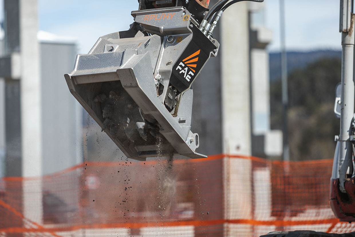 RPL/HY, Straßenfräse für Bagger mit Selbstnivelliersystem