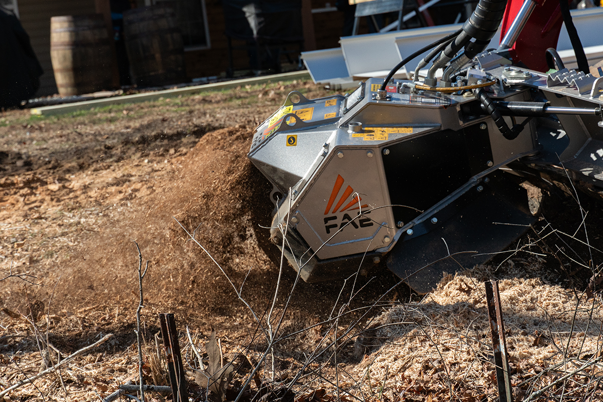 SCL/SSL, cortadora para minicargadoras con motor de transmisión directa