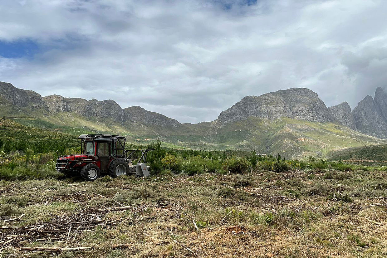 UML/ST - FML/ST, broyeur tracteur parfait pour le nettoyage des sous-bois