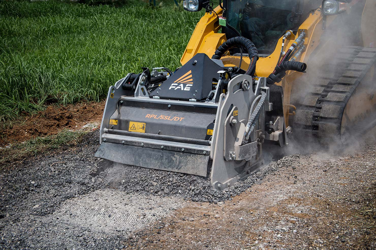 RPL/SSL/DT, operational precision is also ensured by the hydraulic drive system