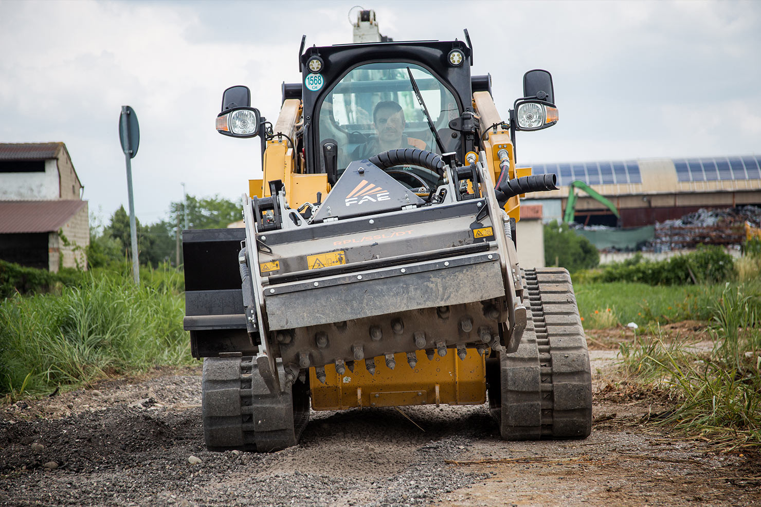 RPL/SSL/DT, road cutter which makes it possible to work right up against a wall on the right or left