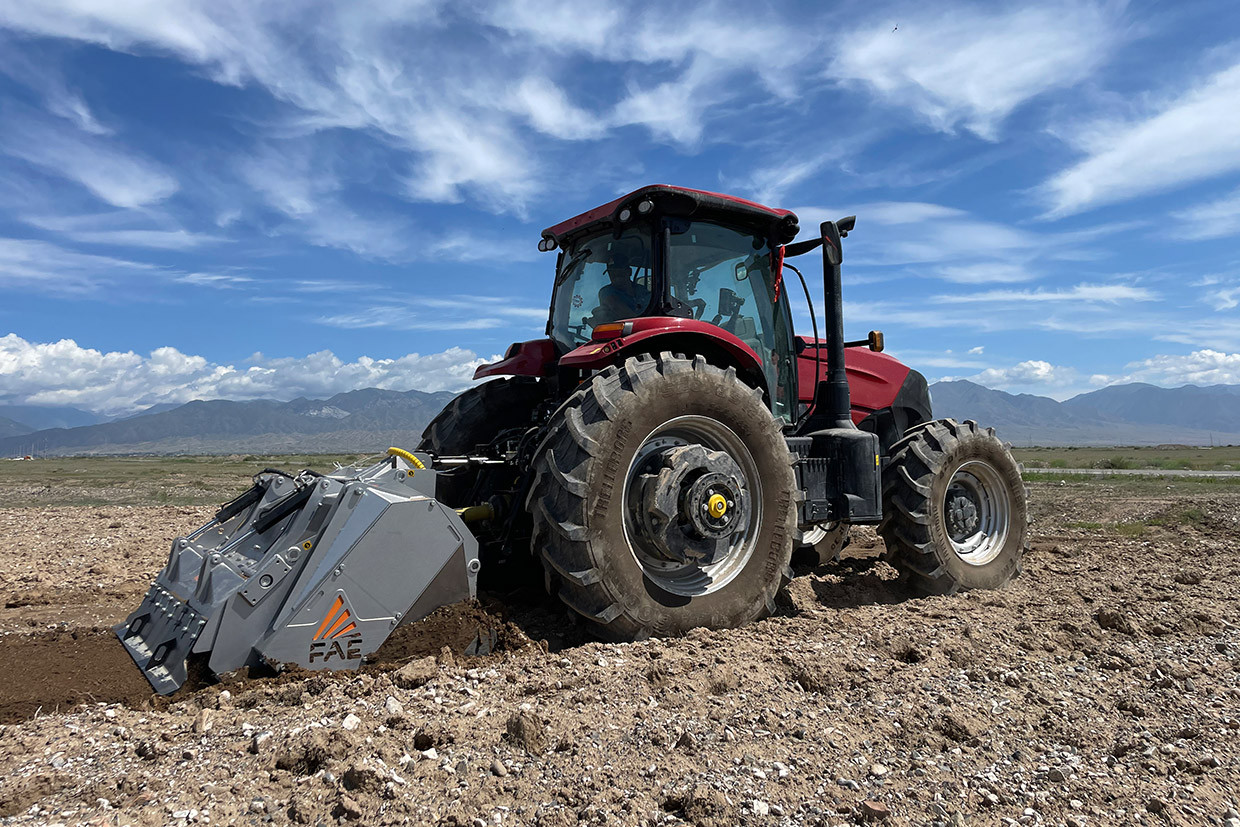 STCM, broyeur de pierres à rotor fixe pour tracteurs jusqu'à 280 CV