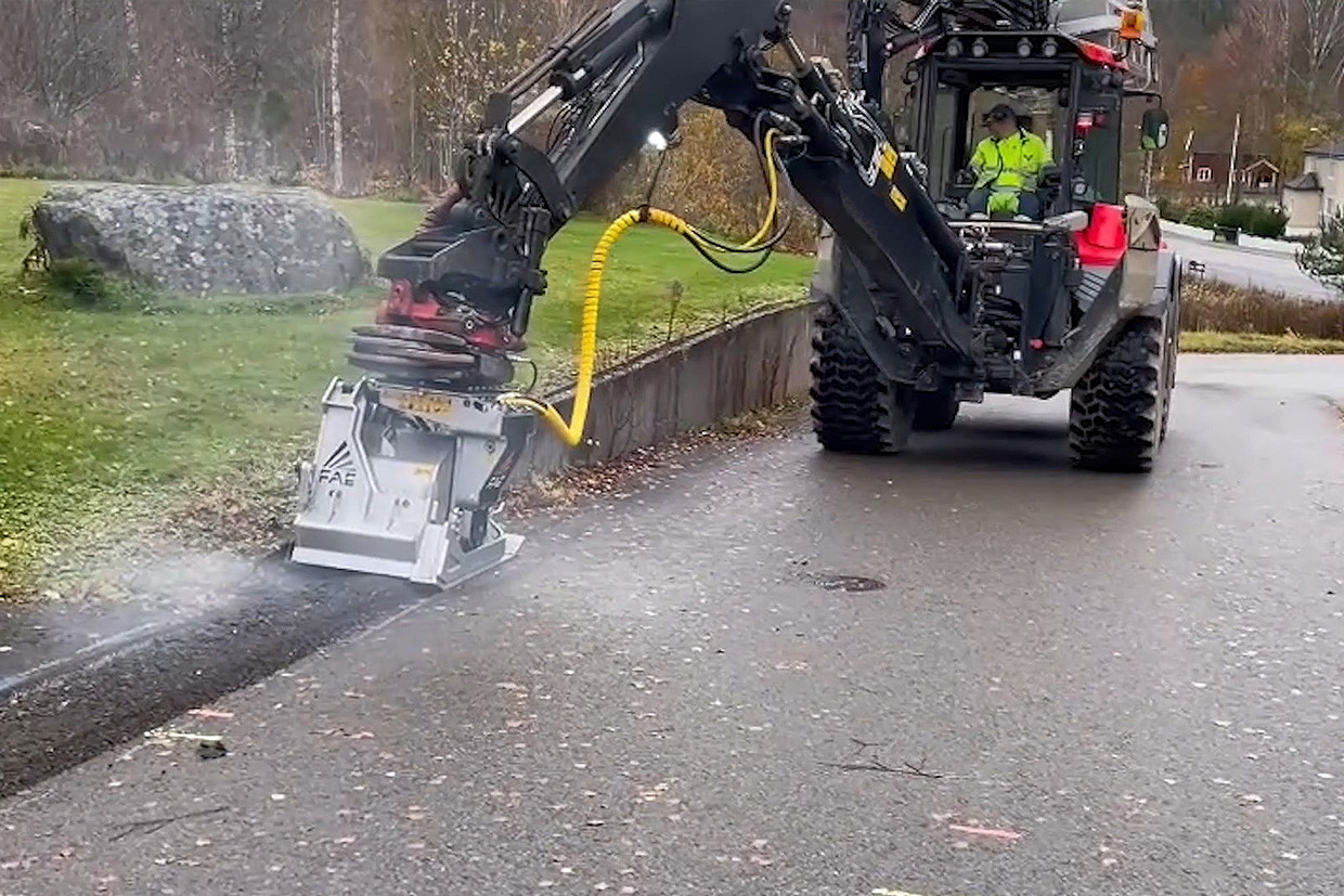 RPL/EX, l'offre est complétée par des outils spécialement conçus pour les revêtements routiers en asphalte ou en béton