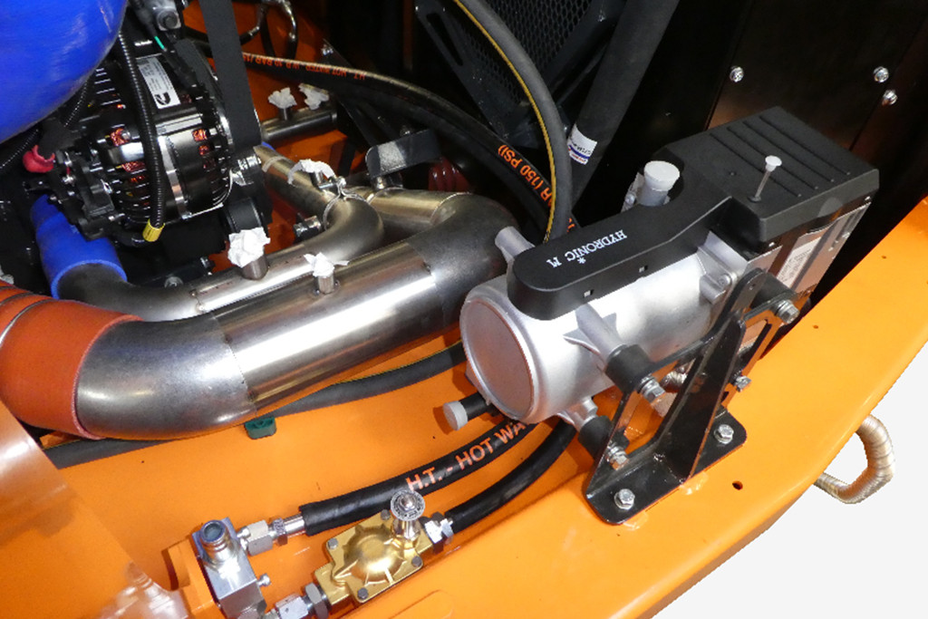 Pre-heating system for engine and hydraulic oil | FAE