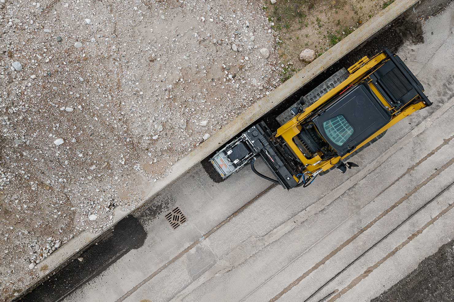 RPL/SSL/DT, operational precision is also ensured by the hydraulic drive system