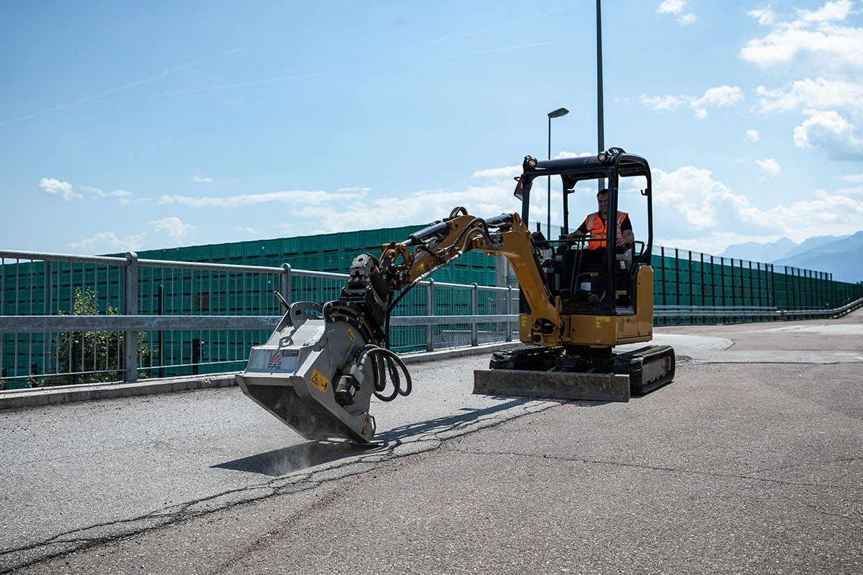 RPL/HY/MINI, precision for road works.